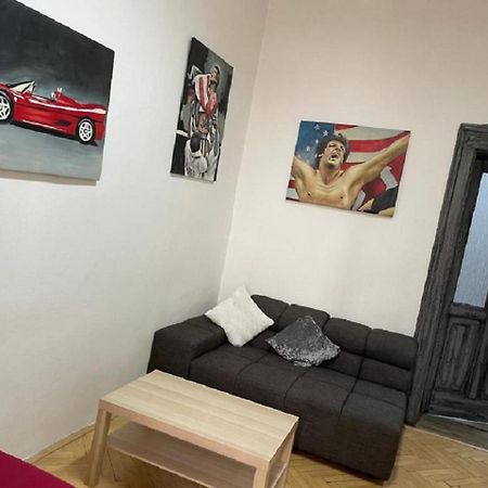 Red&Black Apartment City Centr, Na Hradbach 118 Ostrava Luaran gambar