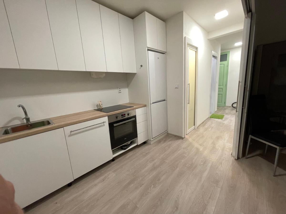 Red&Black Apartment City Centr, Na Hradbach 118 Ostrava Luaran gambar