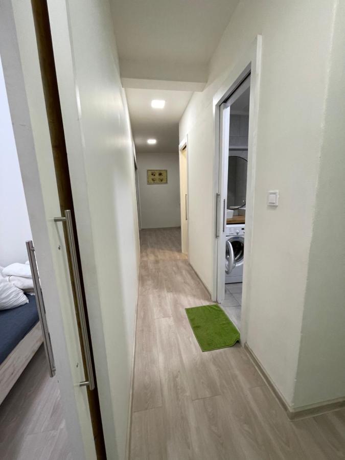Red&Black Apartment City Centr, Na Hradbach 118 Ostrava Luaran gambar