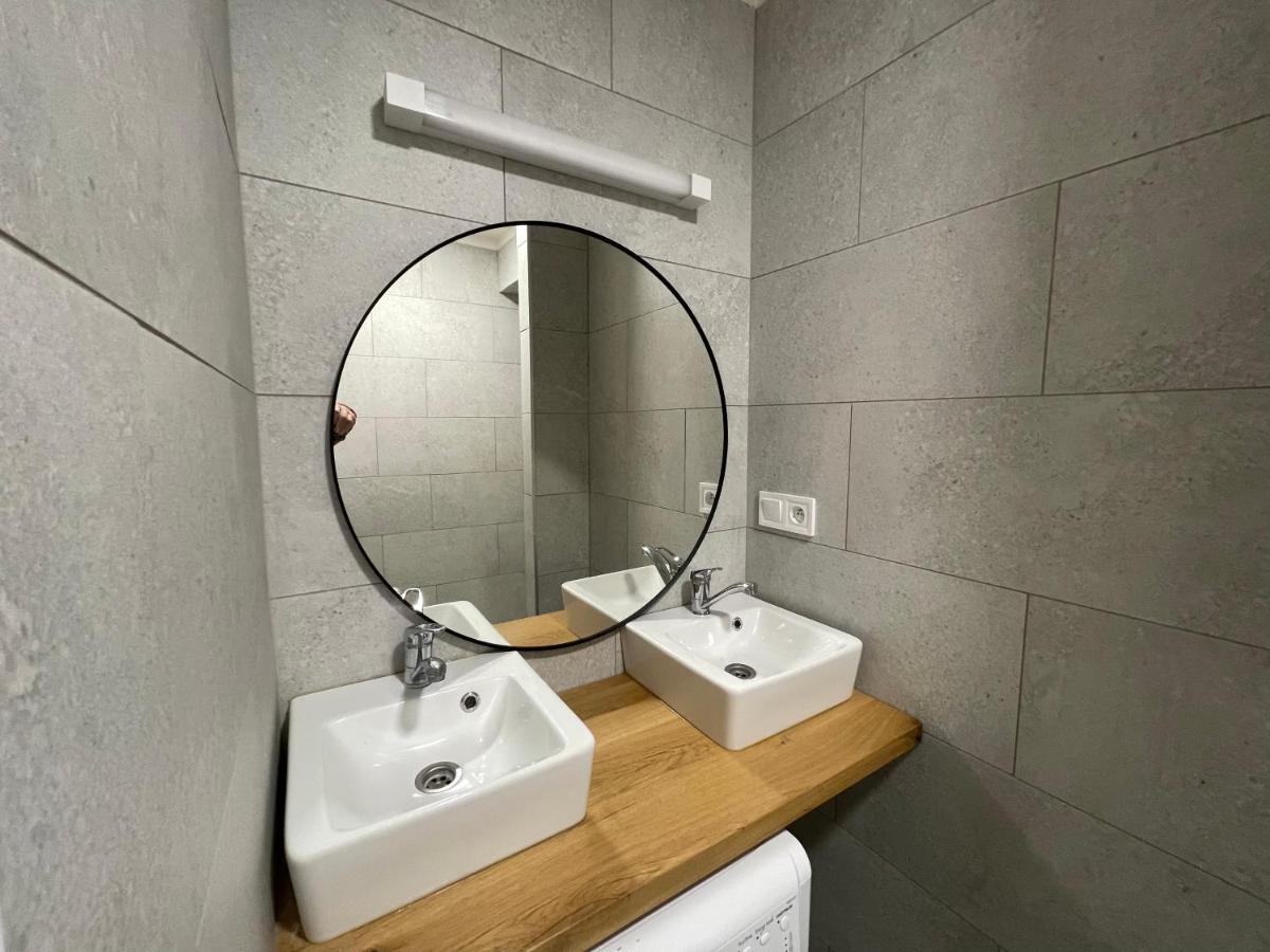 Red&Black Apartment City Centr, Na Hradbach 118 Ostrava Luaran gambar