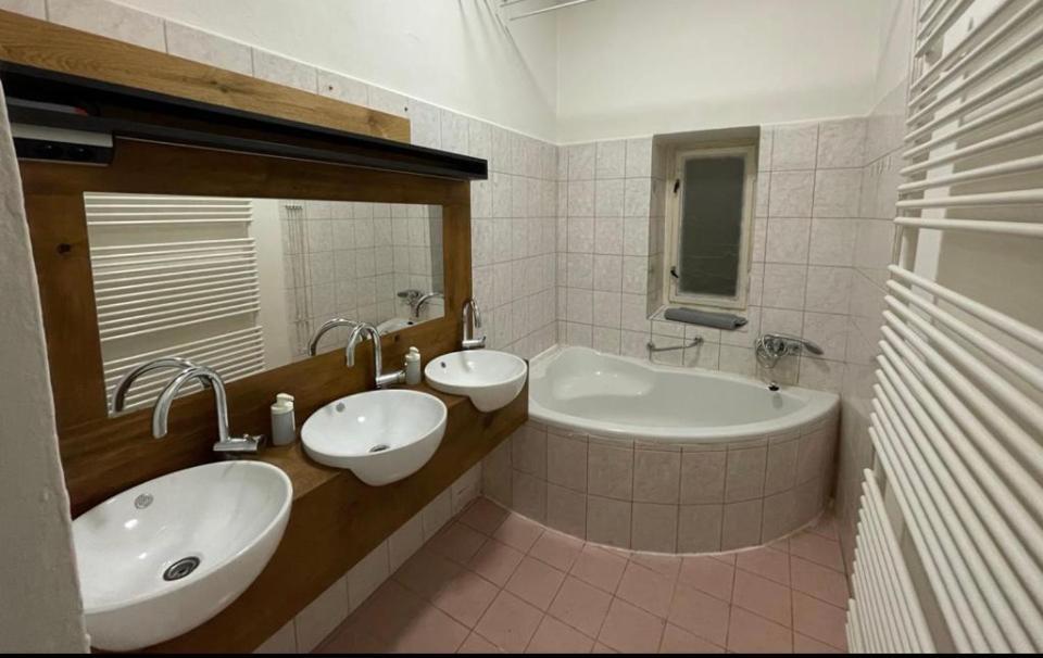 Red&Black Apartment City Centr, Na Hradbach 118 Ostrava Luaran gambar