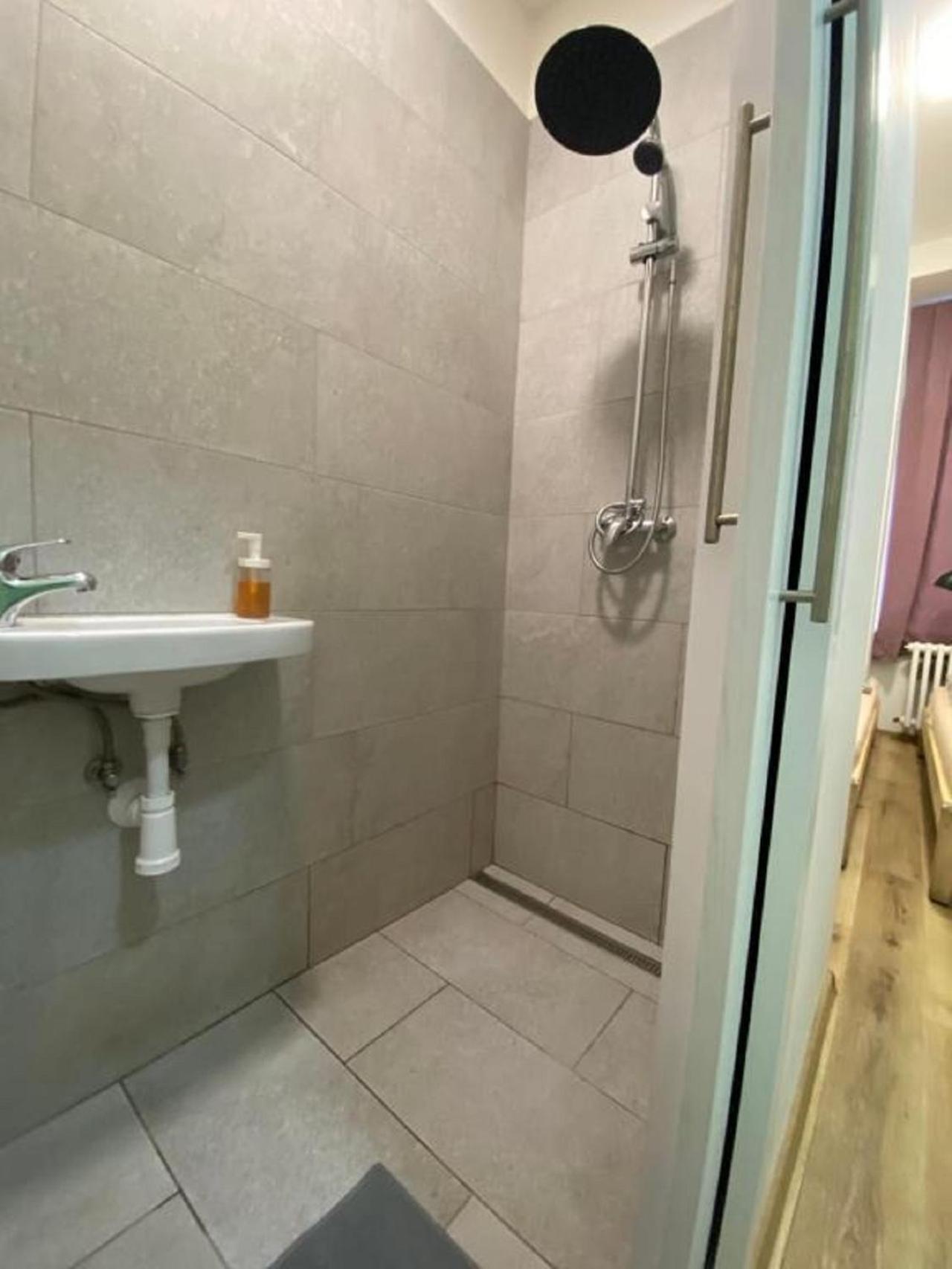 Red&Black Apartment City Centr, Na Hradbach 118 Ostrava Luaran gambar